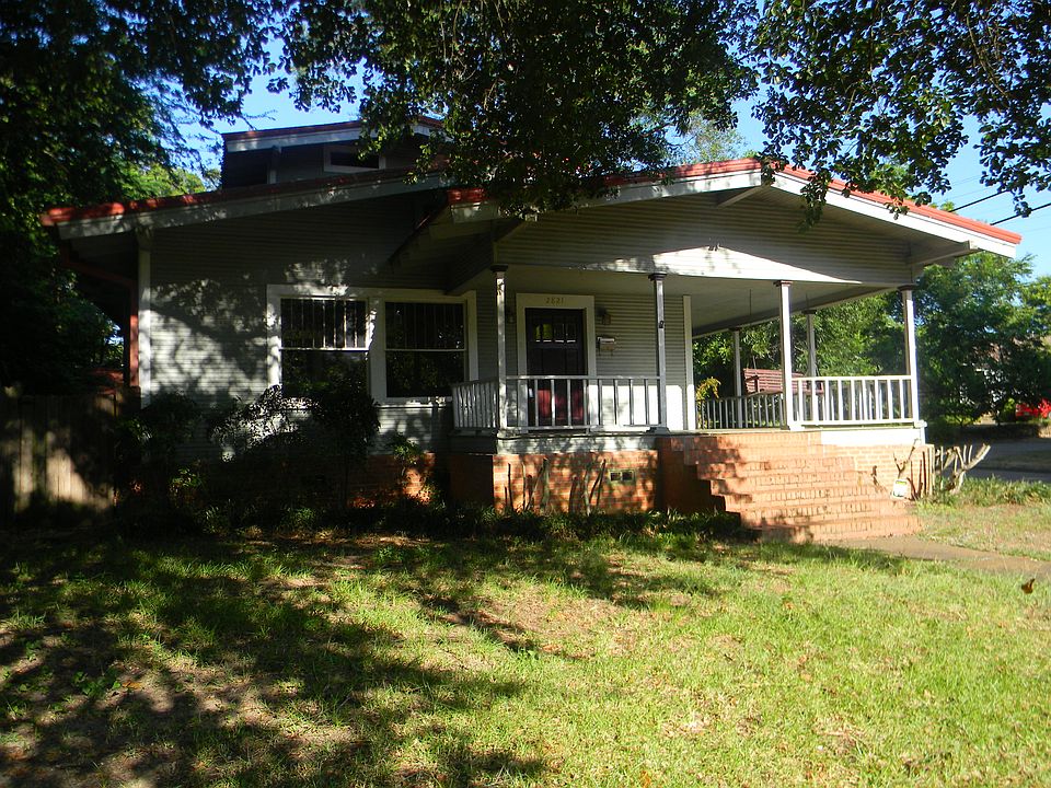 1st image of 2821 N Pecan St