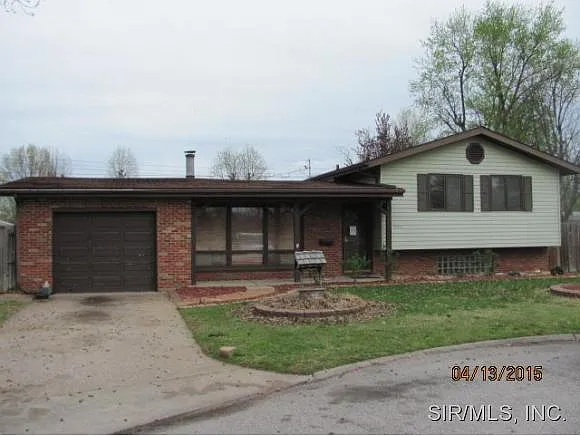 701 Purvis Dr photo 1