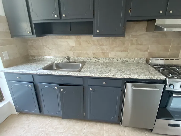 2224 Green St #4 — Photo 8
