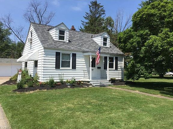 2nd image of 768 Warwick Dr