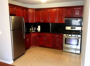 2261 37th St, Astoria, NY 11105