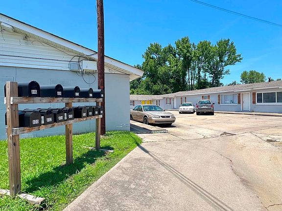 4th image of 800 S Oak St