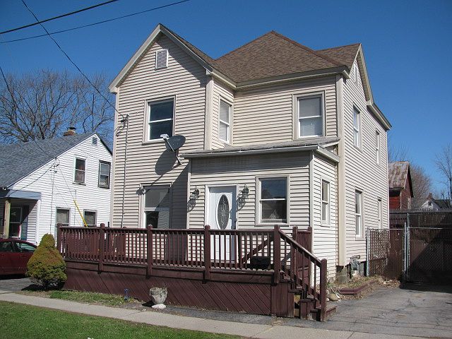 2nd image of 1 W Fulton St