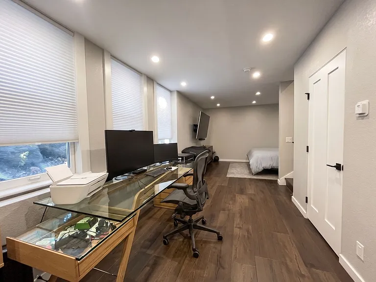 218 N French St — Photo 17