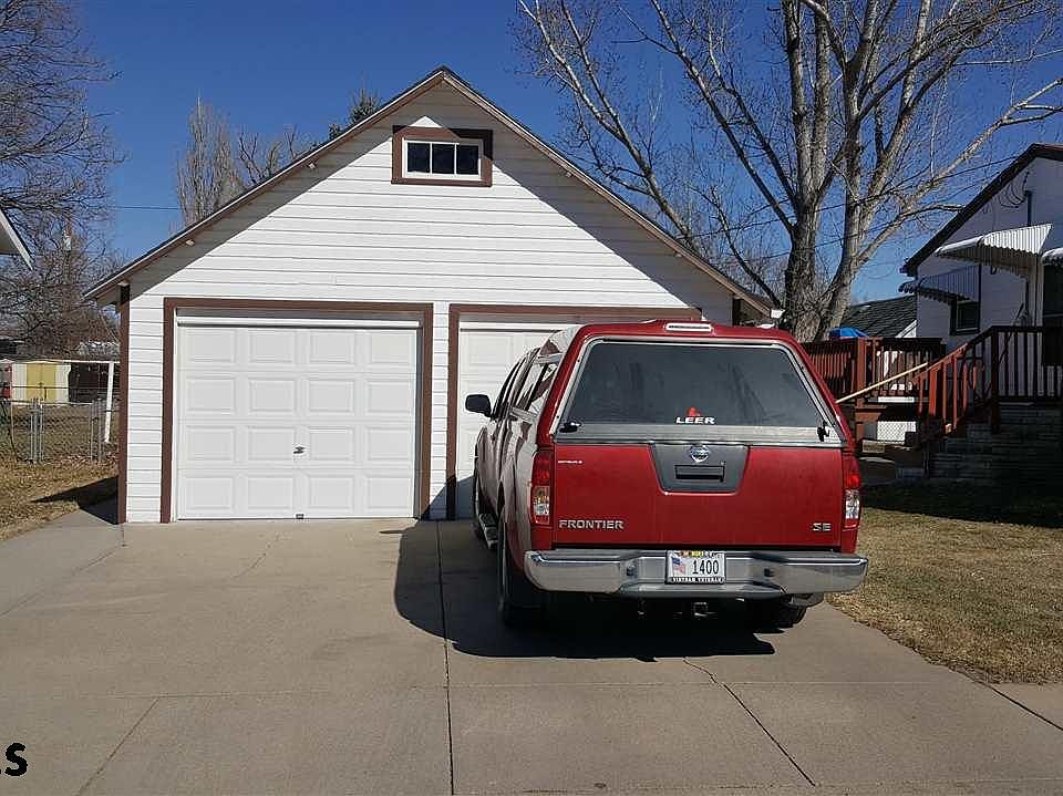 2nd image of 601 W 24th St
