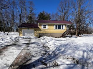 33 Alpine Rd, Beach Lake, PA 18405