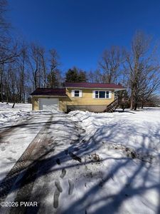33 Alpine Rd, Beach Lake, PA, 18405