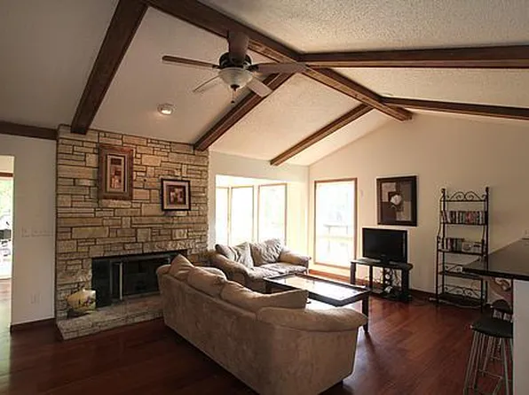 841 Normandy Dr, Iowa City, IA 52246