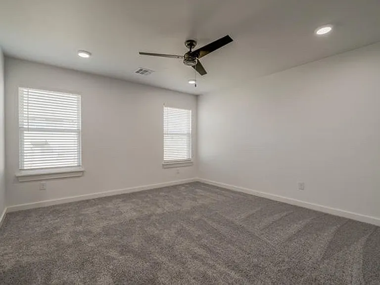 7901 NW 135th Ter — Photo 17