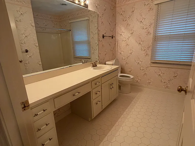 5206 Meadow Creek Dr — Photo 23