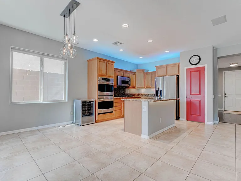 2589 Chateau Clermont St — Photo 38
