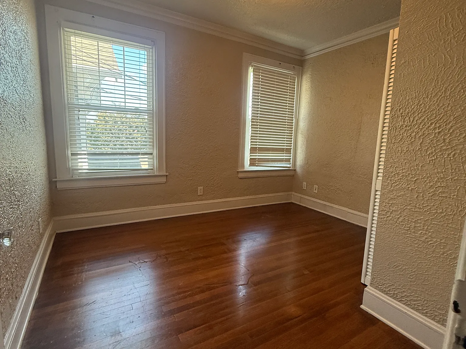 2 bed, $800 — Photo 2
