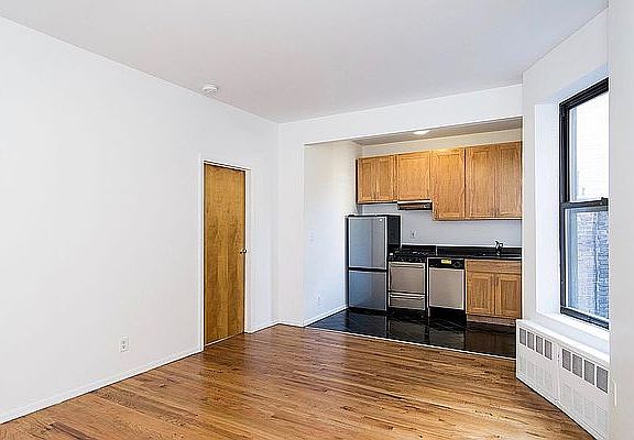 4th image of 122 E 88th St #6D