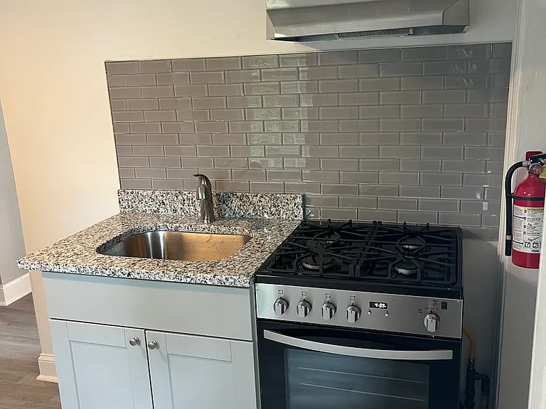409 Newton Ave #2 — Photo 7