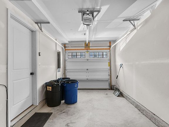 4th image of 8212 Seaworthy Way