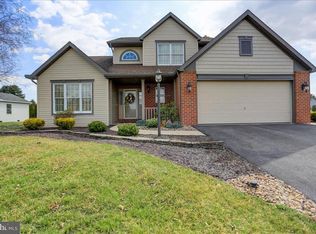 664 Mahantango Dr, Chambersburg, PA 17202