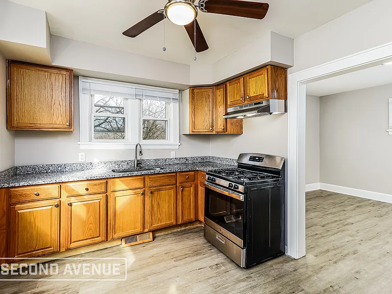 3157 Sunshine Ave — Photo 9