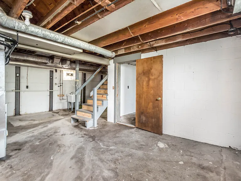 5649 Library Rd — Photo 34