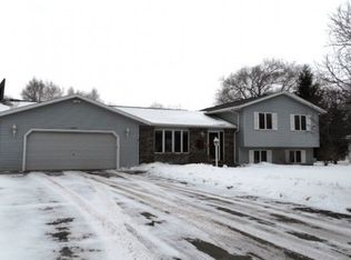 W6697 Sunset Dr, Onalaska, WI 54650