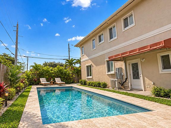 2nd image of 4500 SW 25TH Terrace