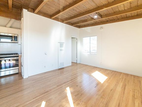 2nd image of 4371 Rosewood Ave APT 3
