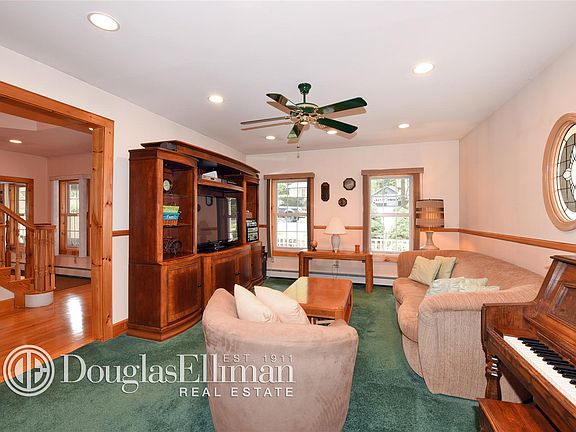 4th image of 21 Soundview Ave