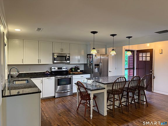 2nd image of 139 Hollister Way N #139