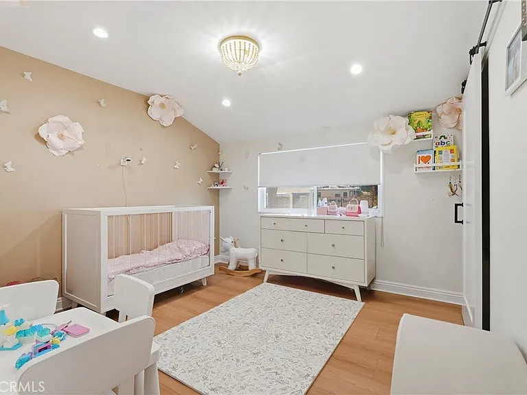 4563 Hempstead St — Photo 16