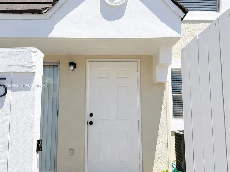 4500 SW 68th Court Cir #5-3 — Photo 2