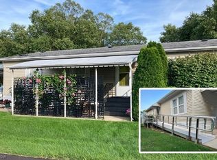 9 Corktree Dr, Olmsted Falls, OH 44138