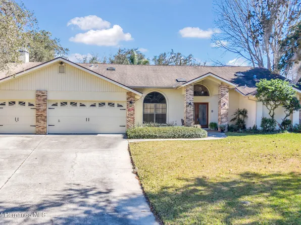 8021 Moonlight Ln, New Port Richey, FL 34654