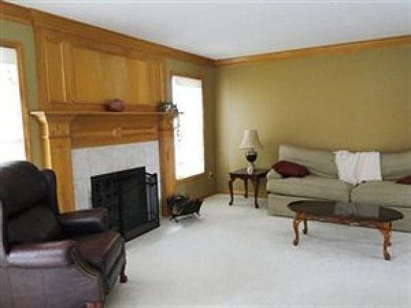3rd image of 1077 Featherstone Dr