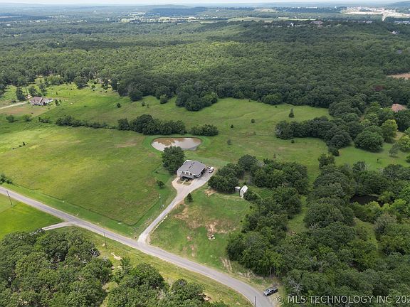 2nd image of 260 W Buttermilk Rd