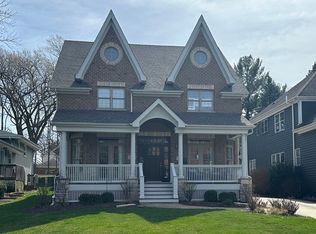 321 Park Ave, Clarendon Hills, IL 60514