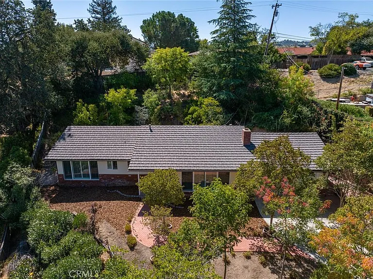 434 Fairview Ln — Photo 8