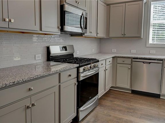 3rd image of 2967 Cove View Ct