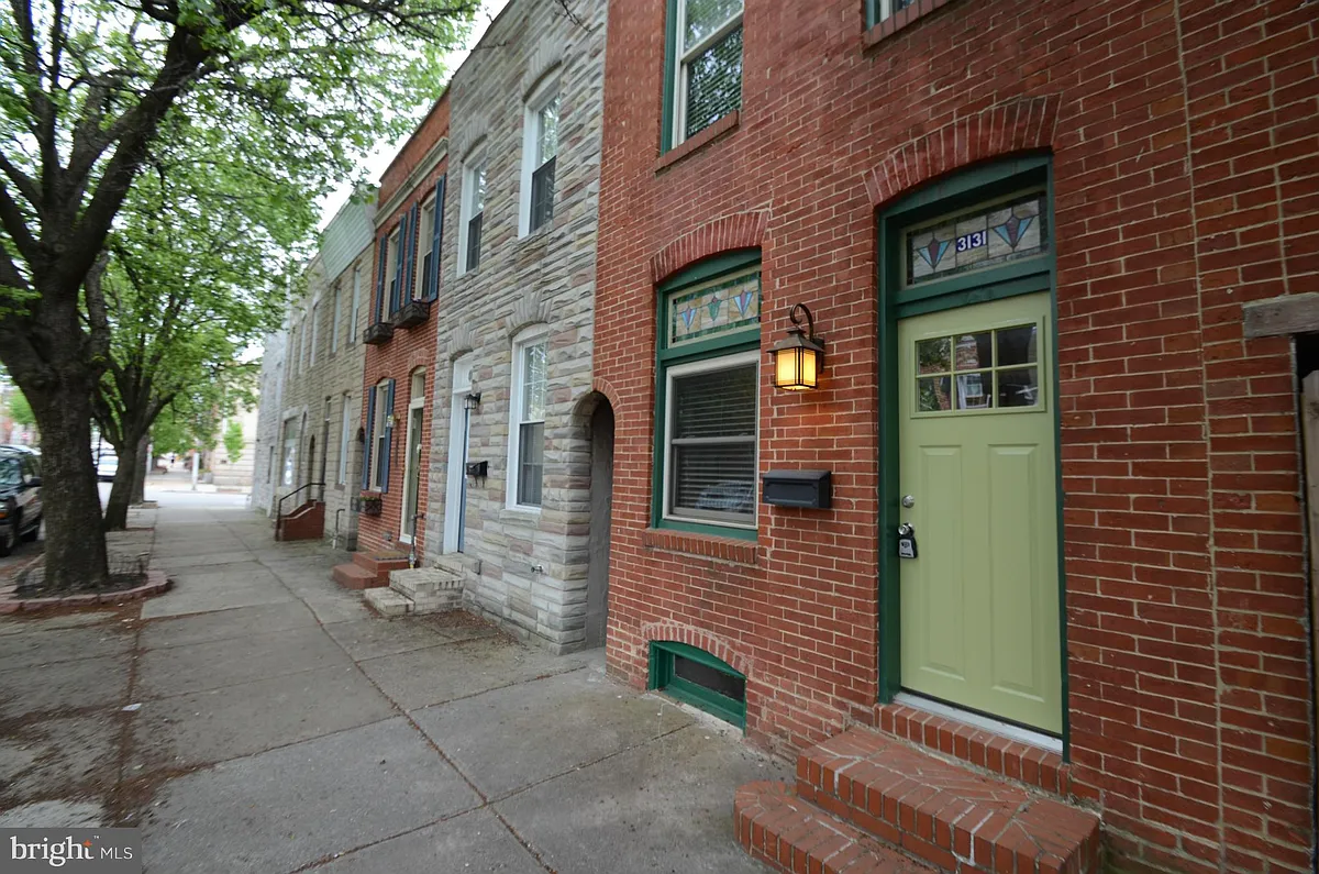 Photo 1 of 27 - 3131 Elliott St - Baltimore, MD Primary Photo - 3131 Elliott St