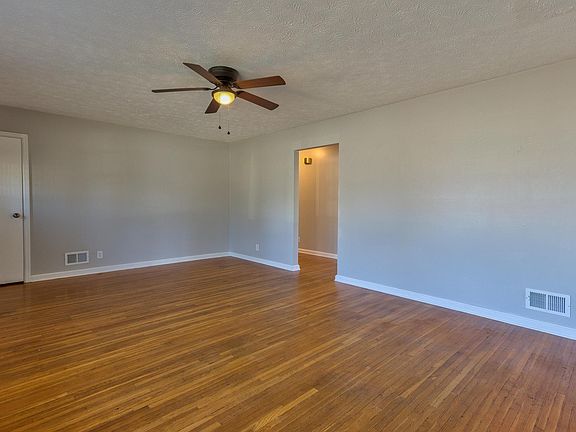 5th image of 1725 Southeast Blvd
