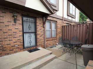 7018 Shamrock Rd, Lincoln, NE 68506