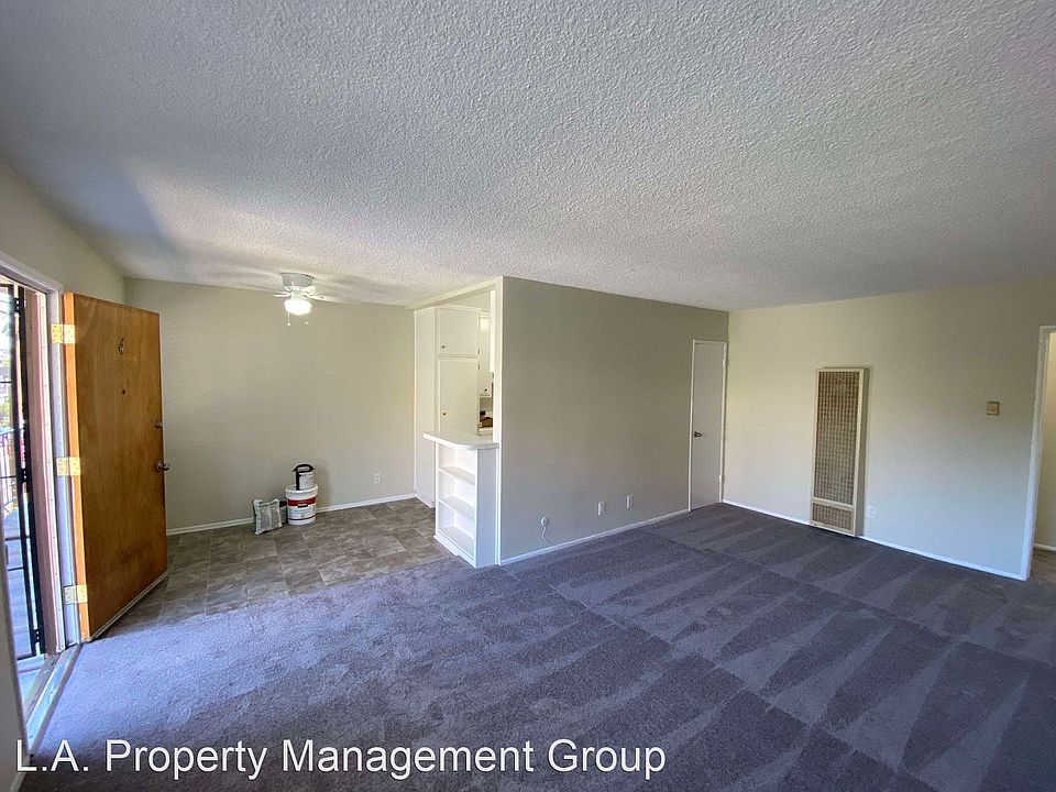 1st image of 4200 Oakwood Ave #4