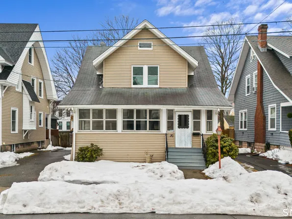 30 Washington Manor Ave, West Haven, CT 06516