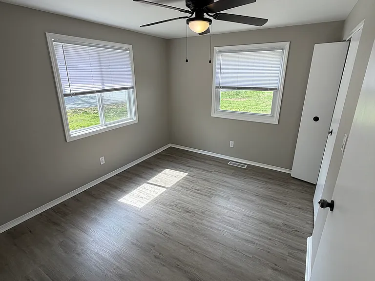 2504 Campbell Dr — Photo 24