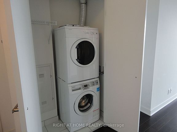 3rd image of 15 Grenville St #3107