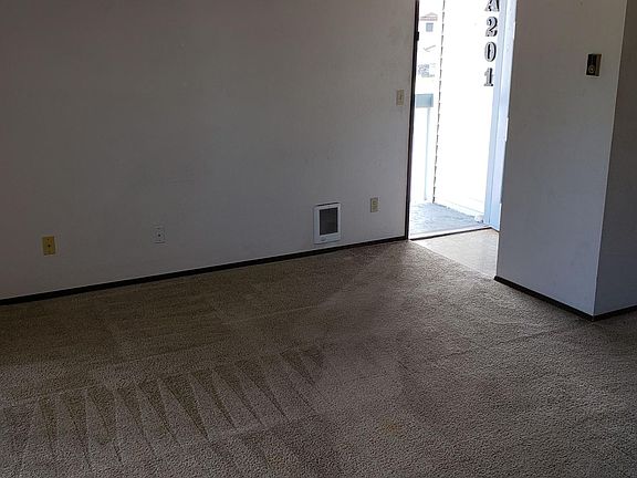 5th image of 1751 E Whidbey Ave