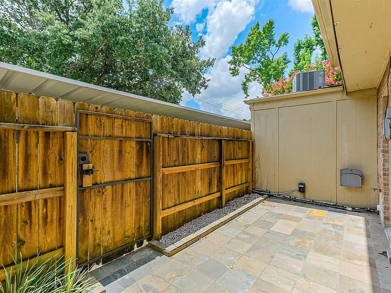 2507 Bering Dr #9 — Photo 19