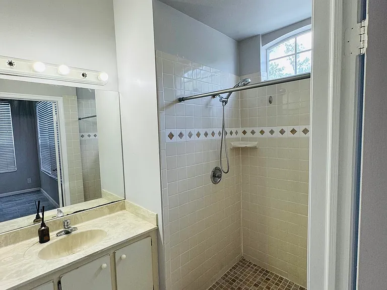 1001 Mourning Dove Ln — Photo 8