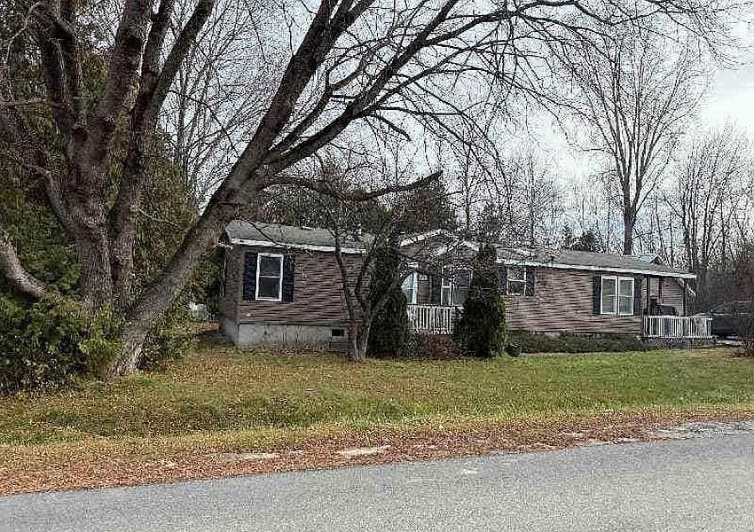 1st image of 9 Valley Dr