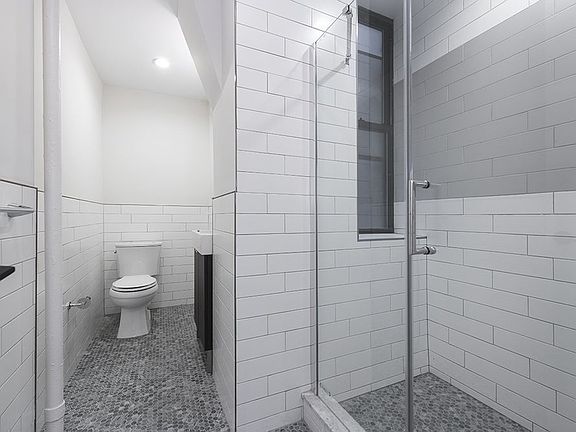 5th image of 244 E 46th St #B
