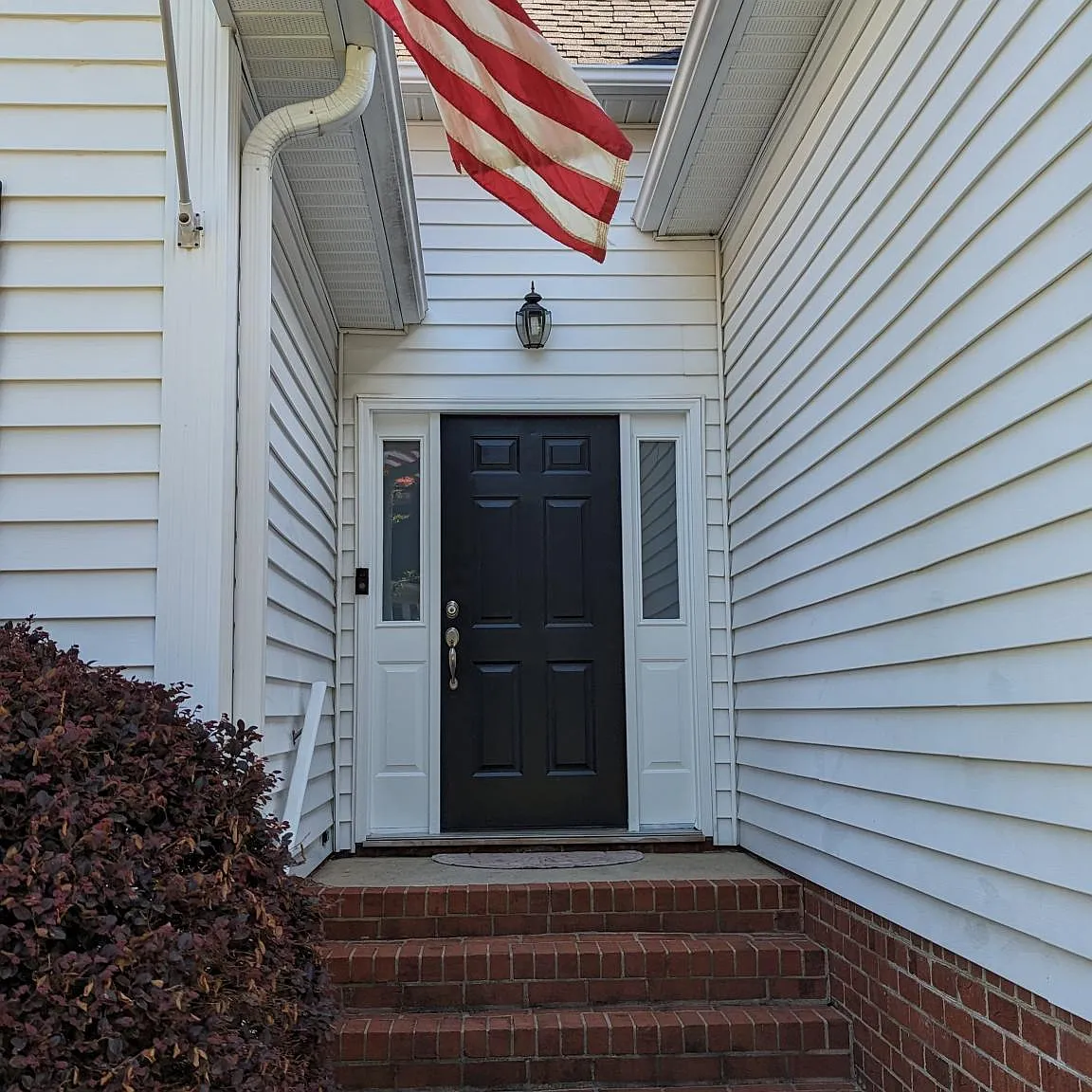 4 bed, 2000 sqft, $2,225 — Photo 2