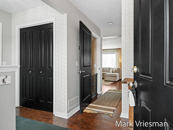 4th image of 7938 Brewer Woods Ct SE